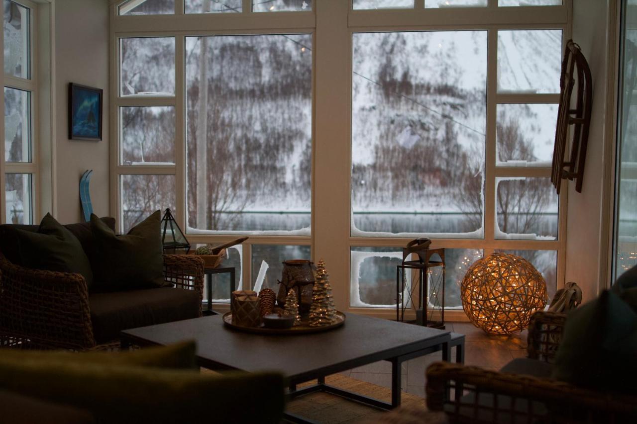 Kjosen Lodge, Lyngen. Lyngseidet Exteriör bild