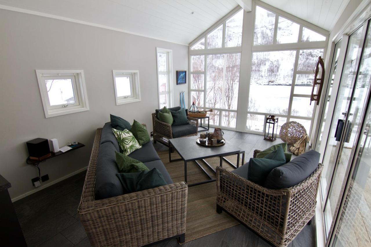 Kjosen Lodge, Lyngen. Lyngseidet Exteriör bild